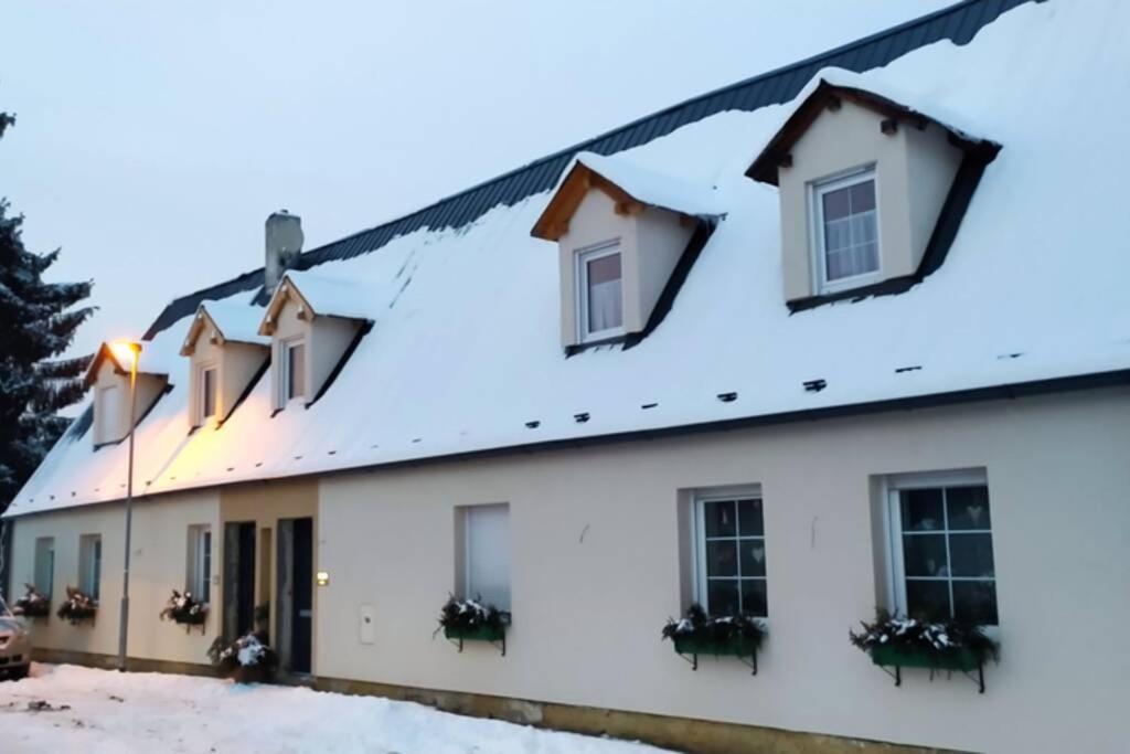 Apartman Atelier Vary V Nove Zrekonstruovanem Dome Karlovy Vary Bagian luar foto