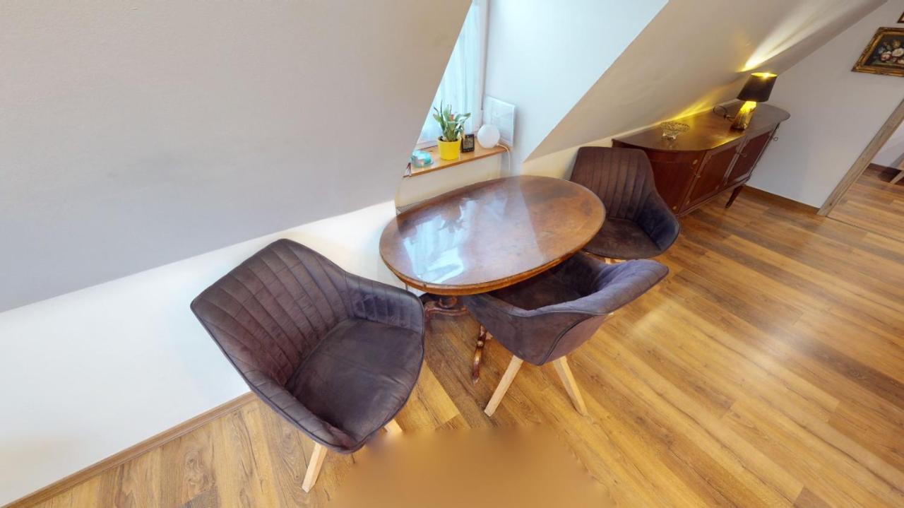 Apartman Atelier Vary V Nove Zrekonstruovanem Dome Karlovy Vary Bagian luar foto