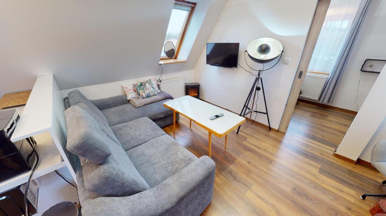 Apartman Atelier Vary V Nove Zrekonstruovanem Dome Karlovy Vary Bagian luar foto
