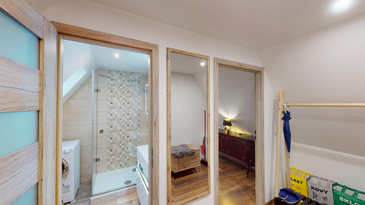 Apartman Atelier Vary V Nove Zrekonstruovanem Dome Karlovy Vary Bagian luar foto