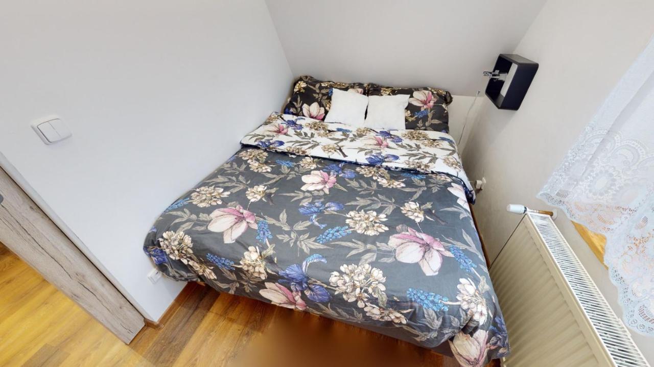 Apartman Atelier Vary V Nove Zrekonstruovanem Dome Karlovy Vary Bagian luar foto
